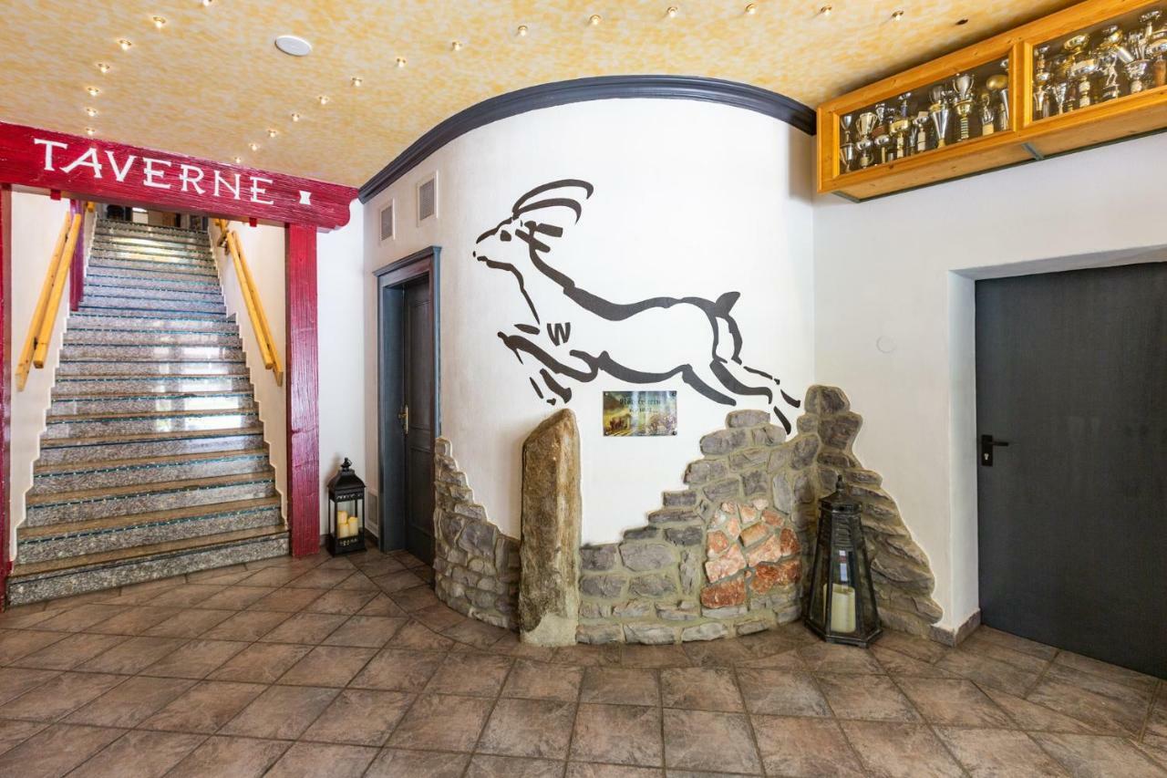 Party Taverne Hotel