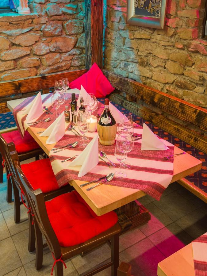 Party Taverne Hotel 3*